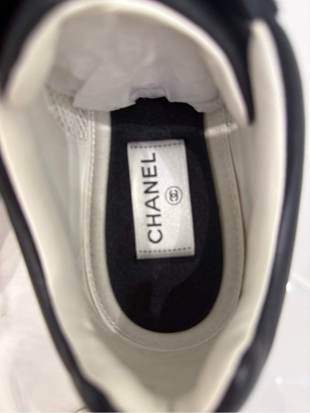 CHANEL womans Black Leather Low-Top Sneakers with Contrasting White Sole, size38 - Picture 7 of 8